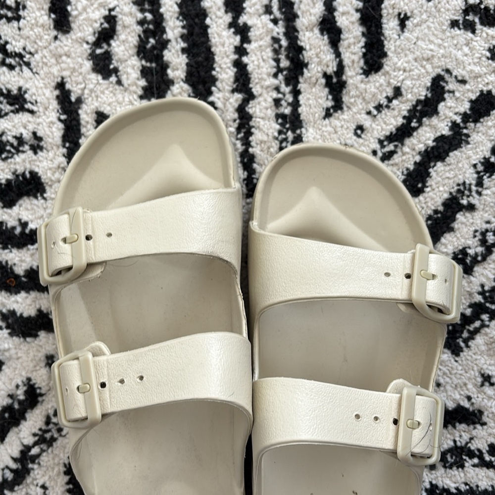 Sandals - Picture 3 of 3